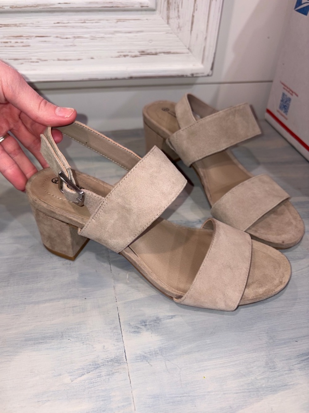 Gianni Bini Taupe Suede Block Heel Slingback Sandals